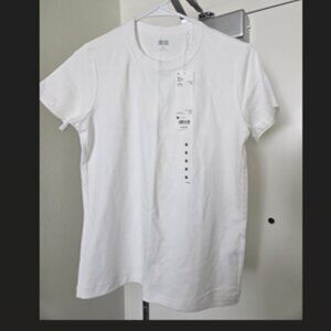 T-SHIRT White Uniqlo Medium NWT